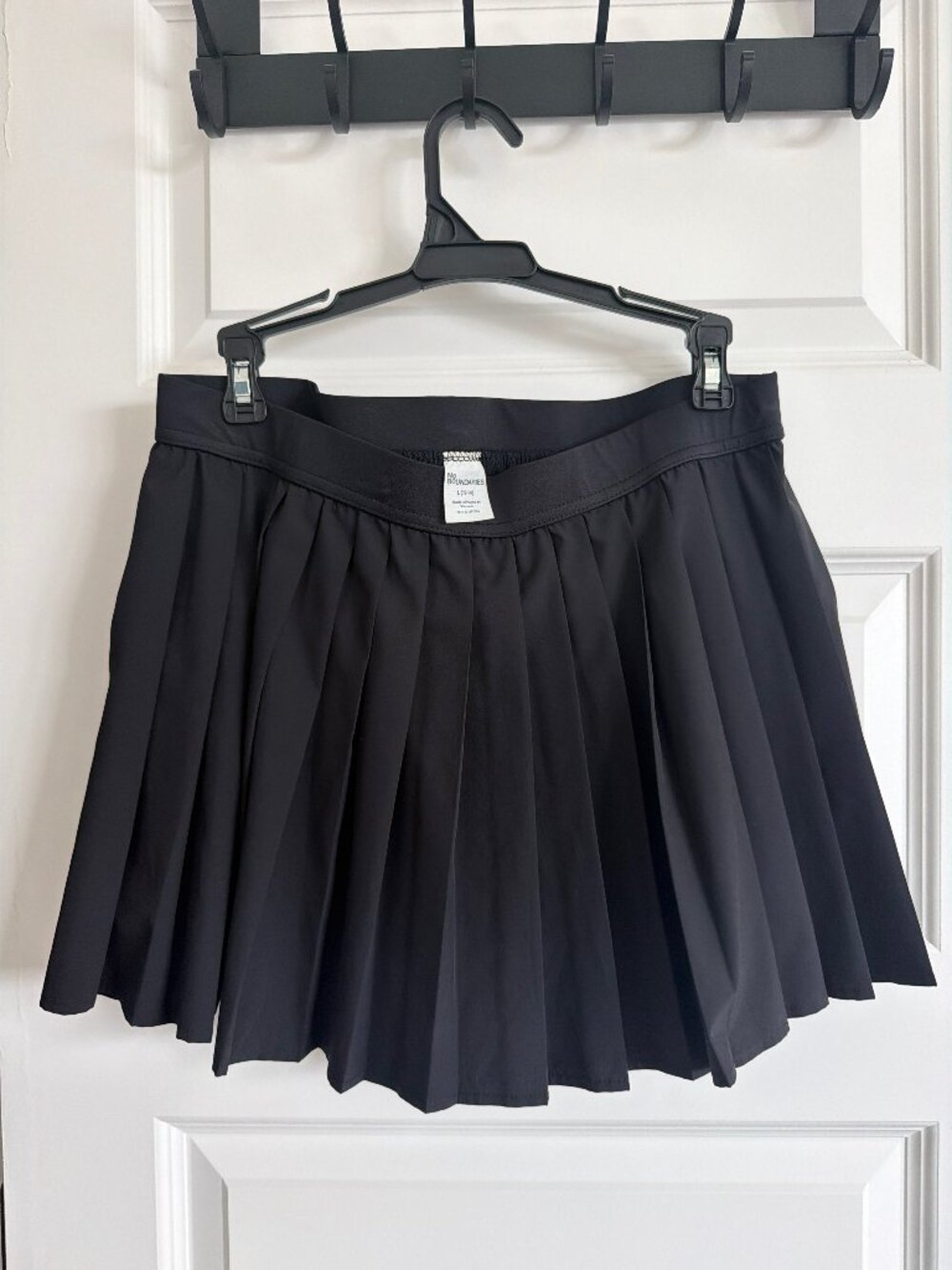 No Boundaries Black Pleated Athletic Skort - Size L (12-14)